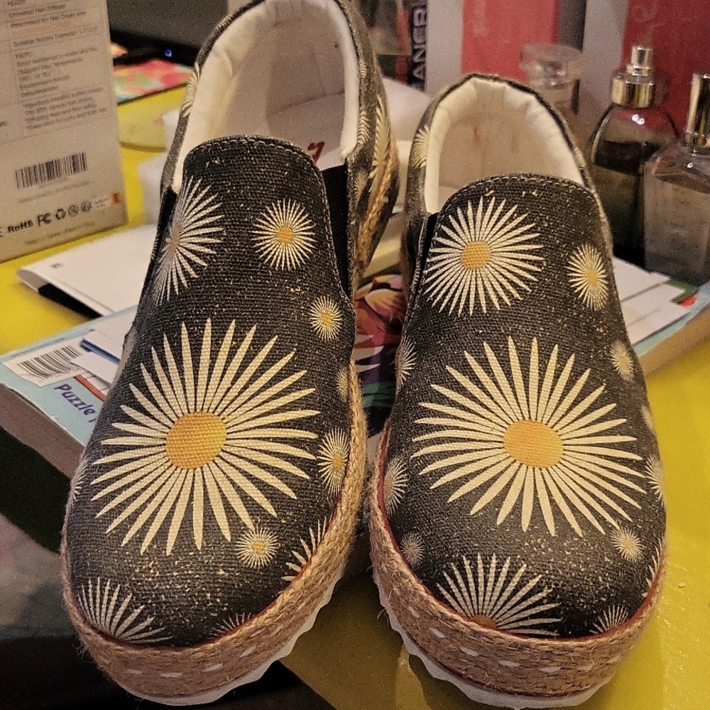Size 10 Streetfly Shoes